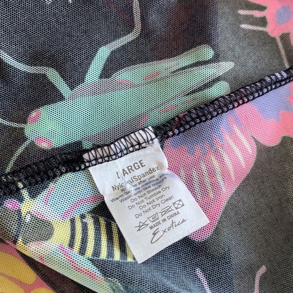 NWOT - Exoticathletica Short Sleeve Blouse - Picture 6 of 14